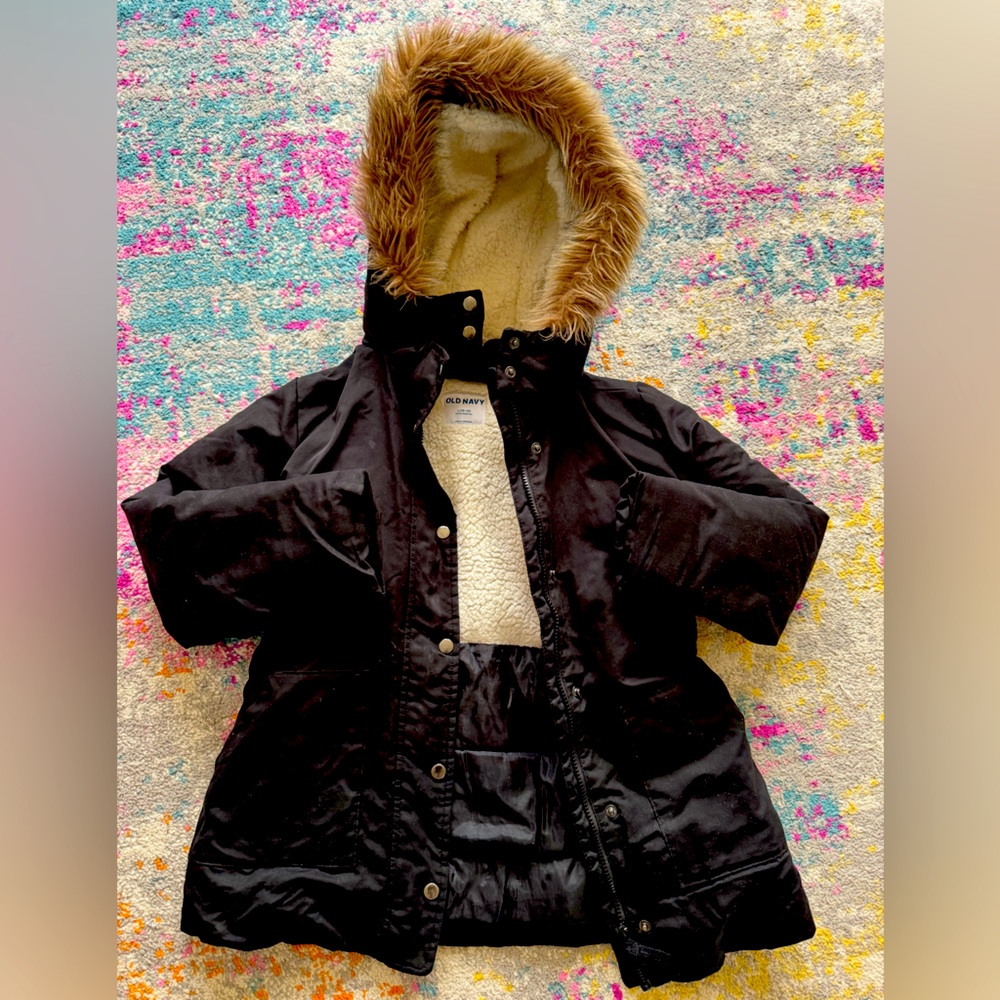 Big Girls Warm Black Puffer Jacket Size L (10-12)